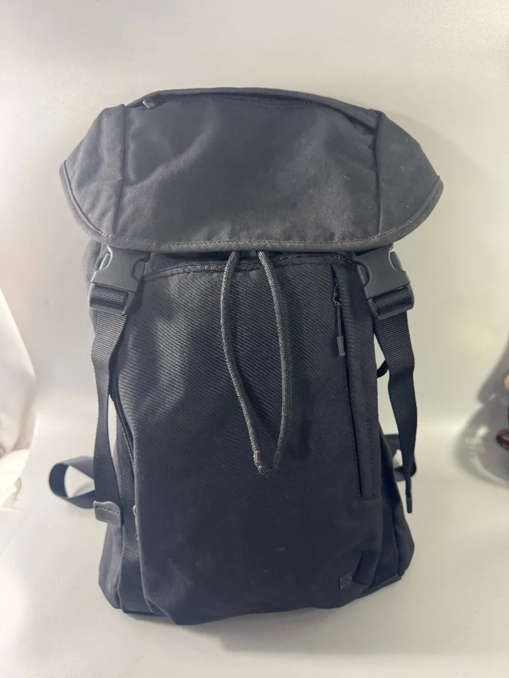 Lululemon Command The Day Backpack *24L in Black